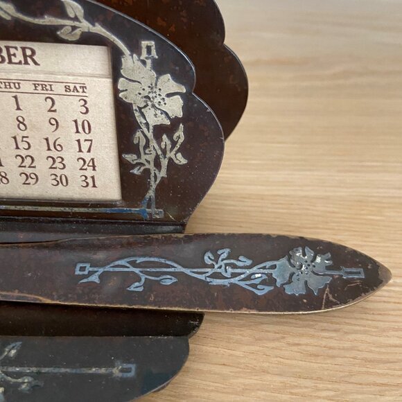 Vintage Heintz Metal Art Shop Letter Holder With Perpetual Calendar and Letter O - Picture 3 of 10